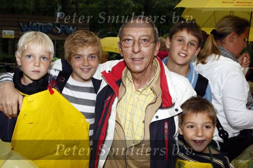 Wassenaar 9 juni 2008
Premiere Sittah in pretpark Duinrell. 
Vader Mariska v Kolck met kinderen en kleinkinderen