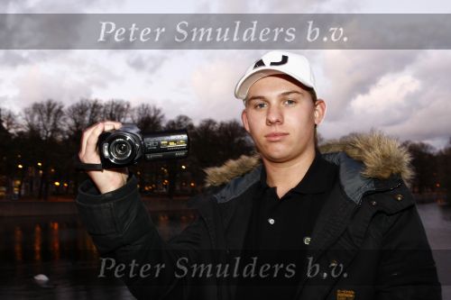 Den Haag 22 oktober 2008
Mark Vurens met videocamera in den Haag.
Peter Smulders bv