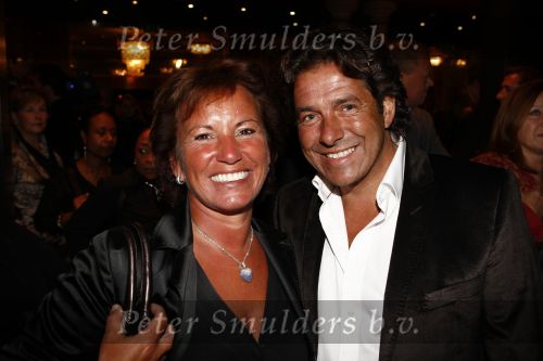 Amsterdam 27 oktober 2008
25 jarig artiestenjubileum va Karin Bloemen in Carre.Marlies Boekhoorn met Eric v Heeswijk
Peter Smulders bv