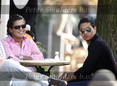 Amsterdam 11 oktober 2008
Marvin Breukhoven met vriend op terras  bij de joffers.
Peter Smulders bv