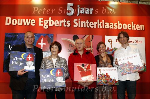 Amsterdam 11 november 2008
Herman v Veen Mathilde Stein en Mies Bouwman bij presentatie van sinterklaas boek in de bibliotheek in Amsterdam.
Peter Smulders bv
