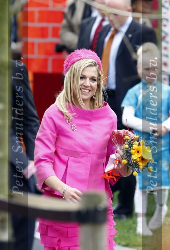 Makkum en Franeker30 april 2008
Koninginnedag 2008 met Koningin Beatrix Prins Willem Alexander Friso Constantijn Maurits Floris Pieter Christiaan Pieter v Vollenhoven en de prinsessen Maxima Laurentien Mabel Aimee Anita Margriet en Marilene.
Peter Smulders bv