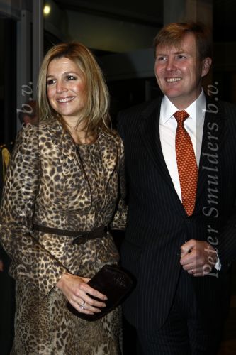 Amsterdam 3 december 2008
Prins Claus prijzen in het ij theater. Aanwezig zijn Koningin Beatrix , Prinses Maxima in tijger print outfit Prins Willem Alexander Mabel Wisse Smit Prins Friso en Prinses Laurentien en Prins Constantijn.
Peter Smulders bv