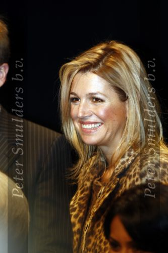 Amsterdam 3 december 2008
Prins Claus prijzen in het ij theater. Aanwezig zijn Koningin Beatrix , Prinses Maxima in tijger print outfit Prins Willem Alexander Mabel Wisse Smit Prins Friso en Prinses Laurentien en Prins Constantijn.
Peter Smulders bv