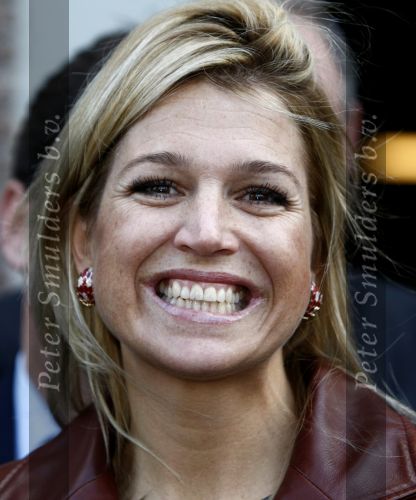 Amsterdam 6 oktober 2008
prinses Maxima op bezoek bij de nederlandse bank. Maxima draagt een rood leren/leer jasje.
Peter Smulders bv