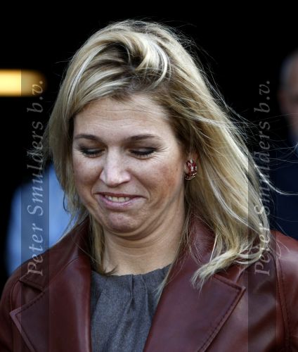 Amsterdam 6 oktober 2008
prinses Maxima op bezoek bij de nederlandse bank. Maxima draagt een rood leren/leer jasje.
Peter Smulders bv
