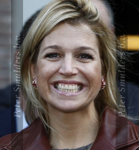 Amsterdam 6 oktober 2008
prinses Maxima op bezoek bij de nederlandse bank. Maxima draagt een rood leren/leer jasje.
Peter Smulders bv