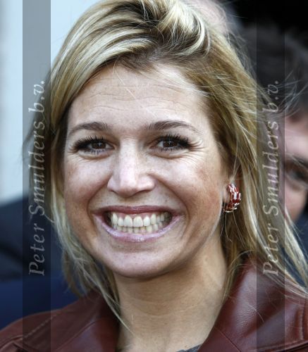 Amsterdam 6 oktober 2008
prinses Maxima op bezoek bij de nederlandse bank. Maxima draagt een rood leren/leer jasje.
Peter Smulders bv