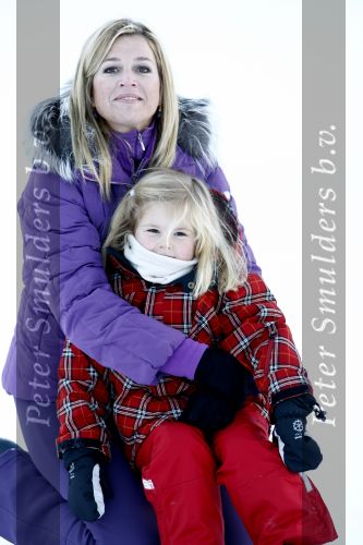 Lech 10 februari 2008
Fotosessie Koninklijke familie. Aanwezig waren Koningin Beatrix Maxima Prins Willem Alexander Amalai Alexia Ariane Prins Constantijn Prinses Laurentien Eloise Claus Cazimir en Elenore.
Peter Smulders bv
