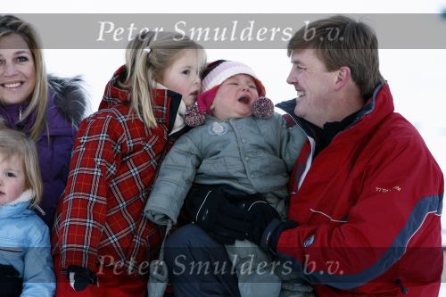 Lech 10 februari 2008
Fotosessie Koninklijke familie. Aanwezig waren Koningin Beatrix Maxima Prins Willem Alexander Amalai Alexia Ariane Prins Constantijn Prinses Laurentien Eloise Claus Cazimir en Elenore.
Peter Smulders bv