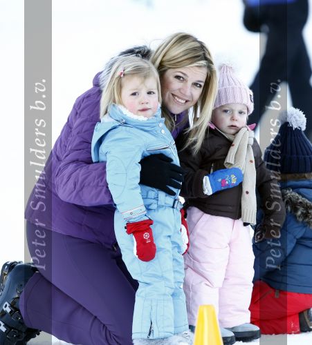 Lech 10 februari 2008
Fotosessie Koninklijke familie. Aanwezig waren Koningin Beatrix Maxima Prins Willem Alexander Amalai Alexia Ariane Prins Constantijn Prinses Laurentien Eloise Claus Cazimir en Elenore.
Peter Smulders bv