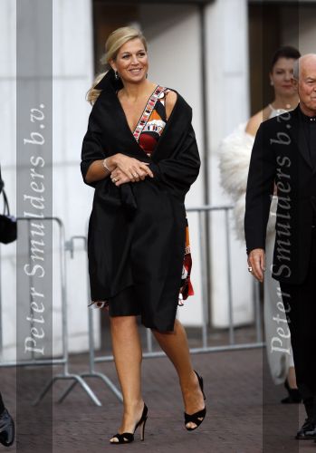 Amsterdam 11 september 2007
Koningin Beatrix en prinses Maxima bij voorstelling voor 75e verjaardag van Hans v Maanen in het muziektheater. Maxima op hoge hakken