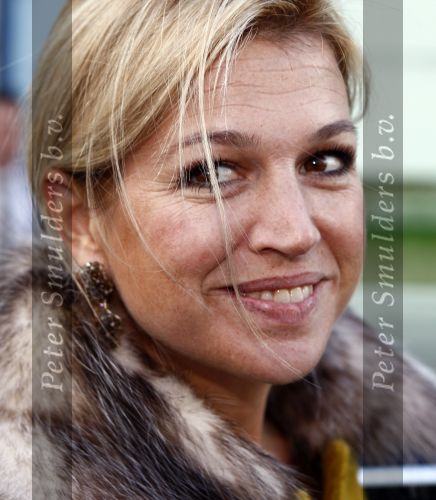 Rotterdam 13 november 2008
Prinses Maxima aanwezig bij bjeenkomst van club de madrid in de van nelle fabriek in Rotterdam. Maxima draagt een pakje met bont.
Peter Smulders bv
