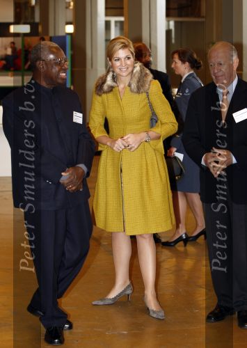 Rotterdam 13 november 2008
Prinses Maxima aanwezig bij bjeenkomst van club de madrid in de van nelle fabriek in Rotterdam. Maxima draagt een pakje met bont. Maxima met Ronald Venetiaan
Peter Smulders bv