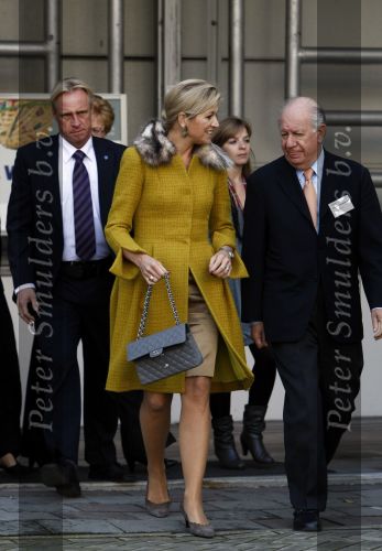 Rotterdam 13 november 2008
Prinses Maxima aanwezig bij bjeenkomst van club de madrid in de van nelle fabriek in Rotterdam. Maxima draagt een pakje met bont.
Peter Smulders bv