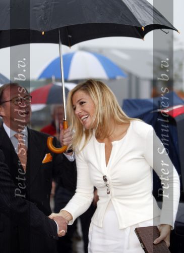 Mdedemblik 17 oktober 2007
Prinses Maxima  bezoekt de Jumbo speelgoed fabriek en doet werk achter de lopende band. Ook speelt ze met kinderen mens erger je niet.