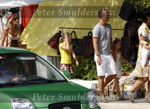 Ibiza  12 juli 2008
Wendy v Dijk met Sem en broer Mike v Dijk op vakantie op ibiza.