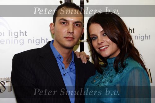 Amsterdam 15 december 2008
Premiere Australia in Tuschinski. Miljhuska Witzenhausen met vriend
Peter Smulders bv