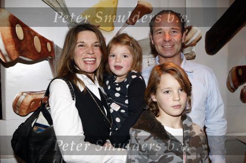Sprang Capelle 9 december 2007
Presentatie DVD Ratatouille. Minouche Jorissen met man en kinderen
Peter Smulders bv
