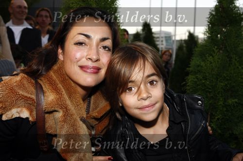 Amsterdam 6 oktober 2008
Premiere film huis Anubis in de theaterfabriek. Monique Kleman met zoon
Peter Smulders bv