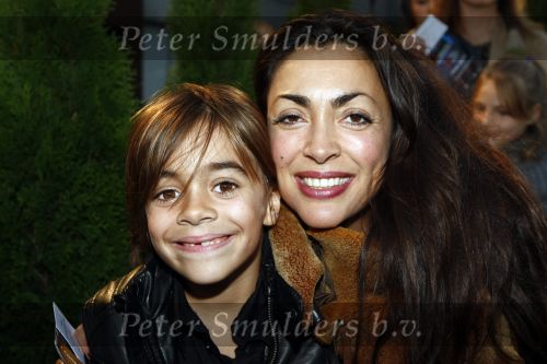 Amsterdam 6 oktober 2008
Premiere film huis Anubis in de theaterfabriek. Monique Kleman met zoon
Peter Smulders bv
