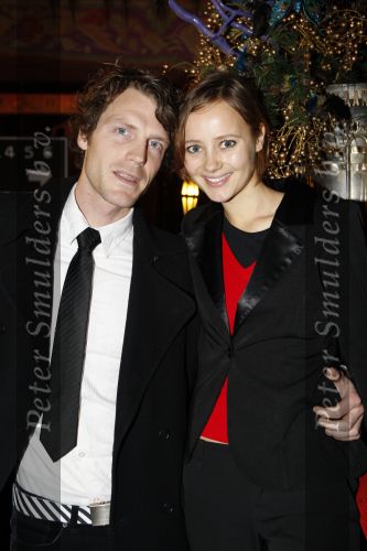 Amsterdam 10 december 2007
Premiere Meat the truth in Tuschinski met oa Georgina Verbaan en Antonie Kamerling. Monique v d Werff met vriend
Peter Smulders bv