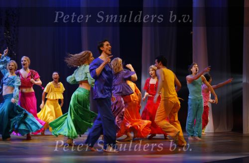Utrecht, 12 November 2008
Premiere JOSEPH in de Stadsschouwburg
Cast Musical Joseph tijdens slotact
Foto Peter Smulders BV