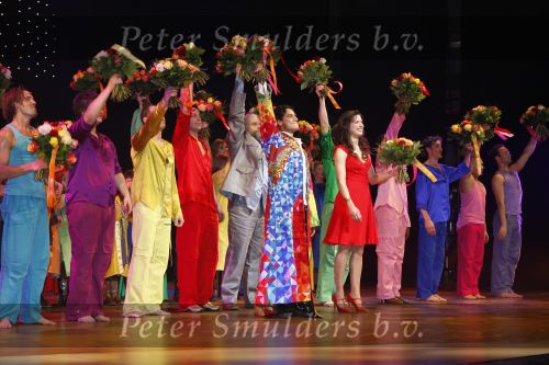 Utrecht, 12 November 2008
Premiere JOSEPH in de Stadsschouwburg
Cast Musical Joseph tijdens slotact
Foto Peter Smulders BV