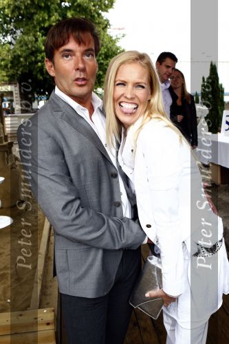 Amsterdam 10 juli 2008
Najaarspresentatie SBS 6 Net5 en Veronica in de rai.   Gerard Joling en Nance Coolen ( zwanger)