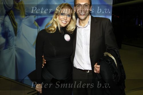 Rotterdam 16 oktober 2008
Premiere Holiday on ice in ahoy. nance Coolen zwanger met vriend
Peter Smulders bv