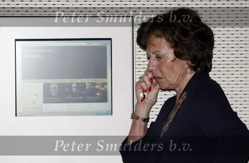 Amsterdam 13 november 2008
 Neelie Kroes bij prix de la mode in stedelijk museum.
Peter Smulders bv
