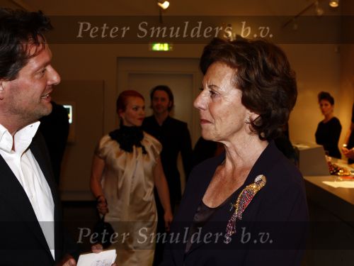 Amsterdam 13 november 2008
 Neelie Kroes bij prix de la mode in stedelijk museum. Met Guido den Aantrekker
Peter Smulders bv