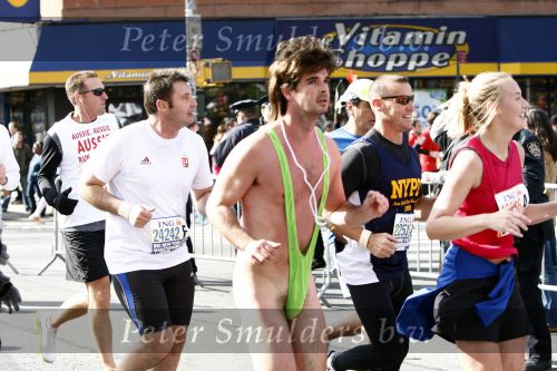 New York 1 en 2 november 2008
Jan Willem en Francis Bruggenwirth en Anoek en Edwin Smulders bij de New York marathon.
Peter Smulders bv