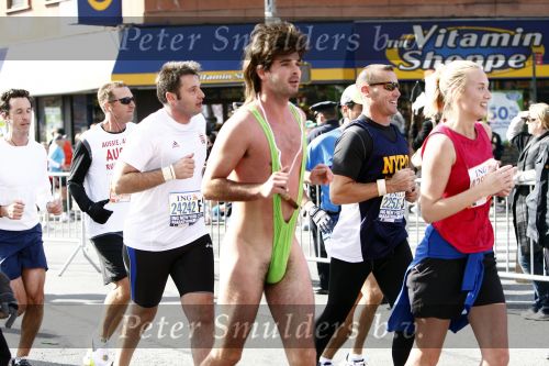 New York 1 en 2 november 2008
Jan Willem en Francis Bruggenwirth en Anoek en Edwin Smulders bij de New York marathon.
Peter Smulders bv
