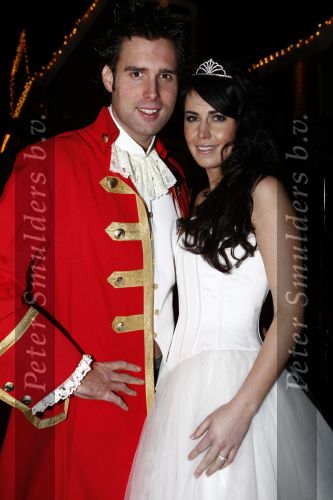 Amsterdam 21 december 2008
House warm party van Jan Smit en Yolanthe Cabau v Kasbergen. Iedereen is verkleed in kleding uit sprookjes. Nick Schilder met vriendin
Peter Smulders bv