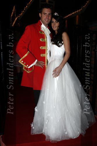 Amsterdam 21 december 2008
House warm party van Jan Smit en Yolanthe Cabau v Kasbergen. Iedereen is verkleed in kleding uit sprookjes. Nick Schilder met vriendin
Peter Smulders bv