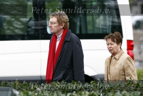 Laren 19 april 2008
Nico Steenbergen met zijn vrouw aan het winekelen.
Peter Smulders bv