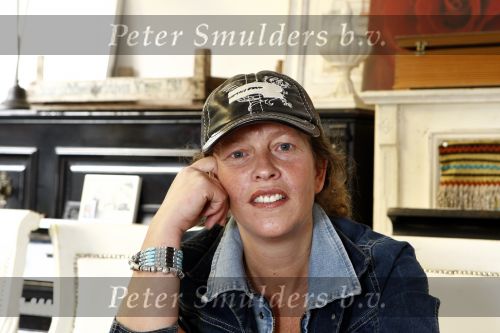 Haarlem/Bloemendaal 12 oktober 2008
Nicole des Bouvrie in haar nieuwe huis en met dochter hond en vriendinnen op het strand.
Peter Smulders bv