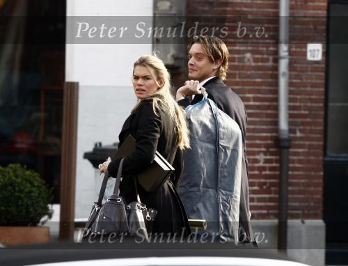 Amsterdam 29 november 2008
Nicolette v Dam met haar vriend Bas Smit op de cornelis schuytstraat.
Peter Smulders bv
