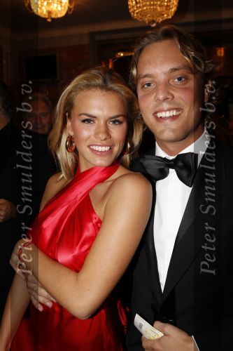 Amsterdam 5 oktober 2007
Premiere Ciske de Rat in Carre.   Nicolette v Dam met vriend Bas Smit