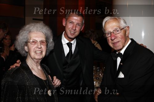 Den Haag 27 oktober 2008
Premiere Piaf en het koninklijk theater i Den Hag met Liesbeth List in de hoofdrol. Albert Verlinde en Onno Hoes met hun ouders
Peter Smulders bv
