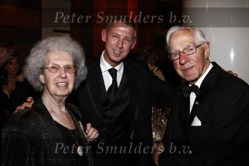 Den Haag 27 oktober 2008
Premiere Piaf en het koninklijk theater i Den Hag met Liesbeth List in de hoofdrol. Albert Verlinde en Onno Hoes met hun ouders
Peter Smulders bv