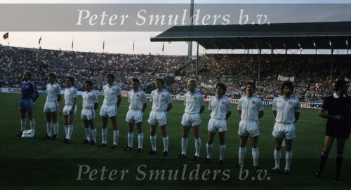 Stuttgart, 25 Mei 1988 PSV-Benfica, eindstand 0-0 Finale EC I ( voorloper van de Champions League ) en winnaar door strafschoppen na verlenging.
Op de foto Jacques v d Ven, Edward Linskens, Eric Gerets, Berry v Aerle, Jan Heintze, Willy v d Kerkhof, Eric Viscaal, Guus Hiddink, Addick Koot, Hans Gilhaus, Ivan Nielsen, Wim Kieft, Hans Dorjee, Ton v Schijndel, Soren Lerby, Ronald Koeman, Gerald Vanenburg, Hans v Breukelen
Foto Peter Smulders BV
