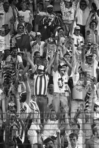 Stuttgart, 25 Mei 1988 PSV-Benfica, eindstand 0-0 Finale EC I ( voorloper van de Champions League ) en winnaar door strafschoppen na verlenging.
PSV Supporters
Foto Peter Smulders BV
