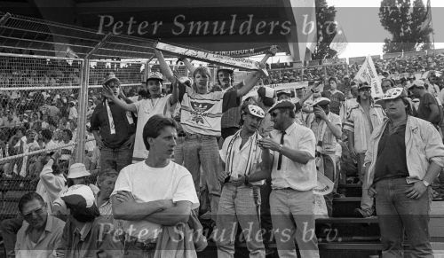 Stuttgart, 25 Mei 1988 PSV-Benfica, eindstand 0-0 Finale EC I ( voorloper van de Champions League ) en winnaar door strafschoppen na verlenging.
PSV Supporters
Foto Peter Smulders BV