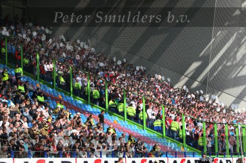 Arnhem, 20 April 2008 Kompetitiewedstrijd Vitesse-PSV, eindstand 0-1 Seizoen 2007/2008
PSV Landskampioen
PSV Supporters achter een groot vangnet