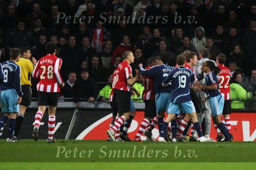 Eindhoven, 19 Maart 2008 Kompetitiewedstrijd PSV-AJAX, eindstand 0-0 
Seizoen 2007/2008
Ruzioe tussen AJAX en PSV met o.a. Gomes, Eric Braamhaar, Edgar Davids, Jan Kromkamp, Timmy Simons, Dennis Rommedahl