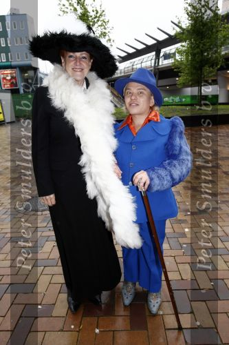 Amsterdam 5 oktober 2008
Premiere Sinterklaas en het geheim van het grote boek in pathe arena. Pamela Teves
Peter Smulders bv