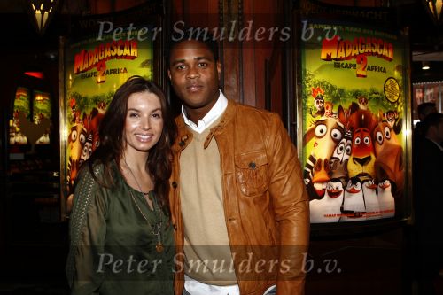 Amsterdam 9 november 2008
Premiere Madagascar in Tuschinski. Patrick Kluivert met Rossana Lima en Nino en Demi
Peter Smulders bv