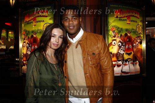Amsterdam 9 november 2008
Premiere Madagascar in Tuschinski. Patrick Kluivert met Rossana Lima en Nino en Demi
Peter Smulders bv